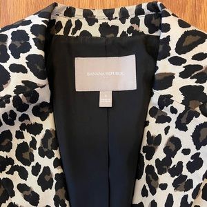 Leopard print blazer